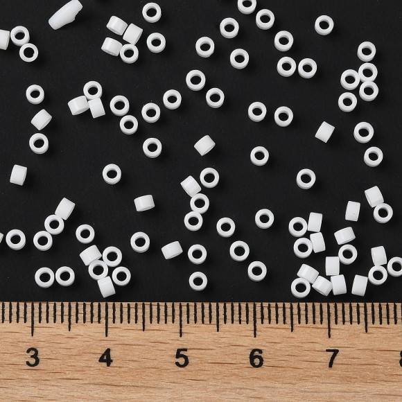 SMGE бисер Т-020 цилиндр White 2х2.5мм цена за 10г SMGE бисер Т-020 цилиндр White 2х2.5мм цена за 10г